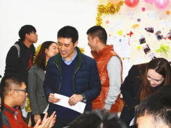 色情影片
多门课程教学成果展示会（Open House）成功举行