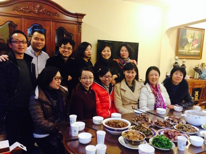 Potluck 相亲相爱一家人，亲亲热热庆三八---信息学部英语课程组党支部举行特色主题支部活动