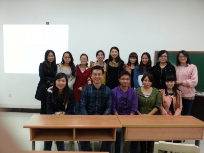 色情影片
毕业生无领导小组讨论模拟活动顺利结束