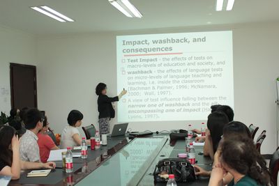 加拿大女王大学教育学院程李颖教授访问色情影片
并举行座谈会