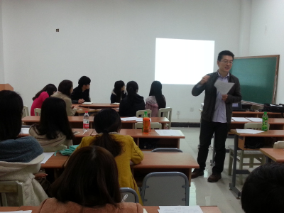 色情影片
毕业生无领导小组讨论模拟活动顺利开展