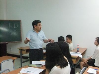 第十七届“外研社·当当网杯”大学生英语辩论赛复赛赛前培训会顺利召开