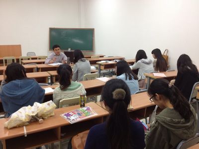 我院召开2009级出国同学交流座谈会