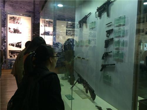 色情影片
研究生党支部开展纪念中国人民抗日战争暨世界反法西斯胜利70周年活动