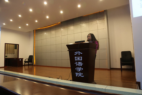 色情影片
2014级寒假前安全教育会议召开