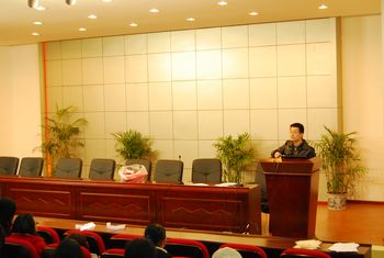 回顾•前瞻——色情影片
2009级新学期年级大会顺利举行