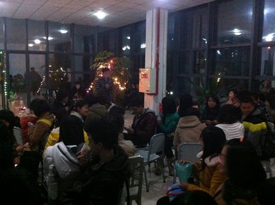 新学期首次英语角活动成功开展