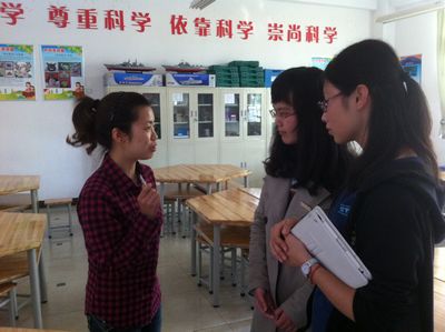 外国语志愿者深入小学课堂,体验英语老师精彩45分钟