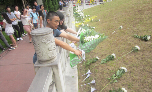 【缅怀先烈，祭奠先贤】色情影片
组织参与首个“烈士纪念日”活动