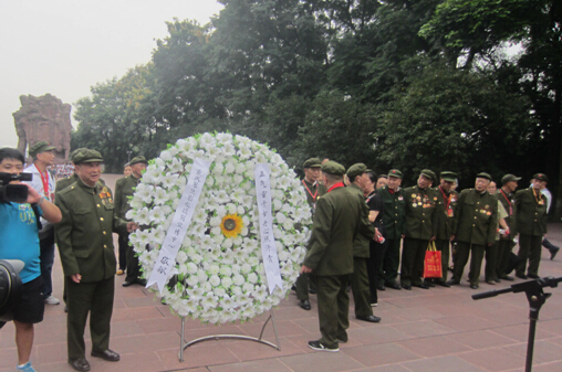 【缅怀先烈，祭奠先贤】色情影片
组织参与首个“烈士纪念日”活动