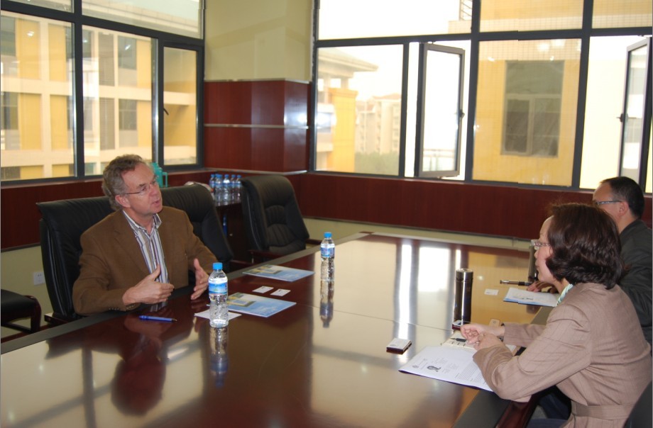 荷兰Leiden大学Nico Verloop教授做客色情影片
