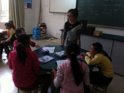 外国语志愿者深入小学课堂,体验英语老师精彩45分钟